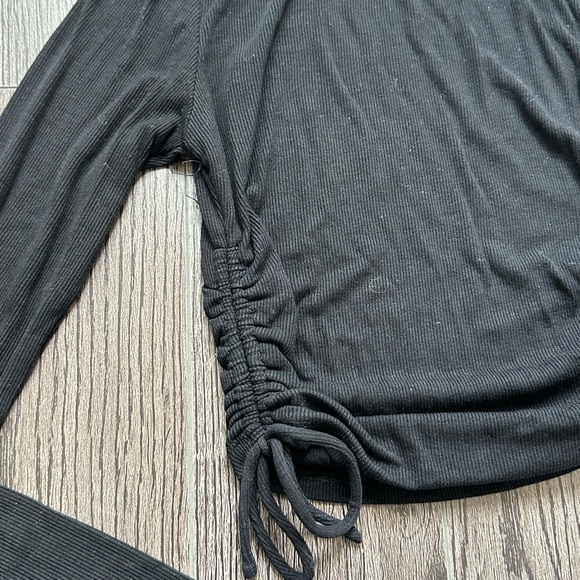 Princess Polly Cropped Long Sleeve - Picture 2 of 3